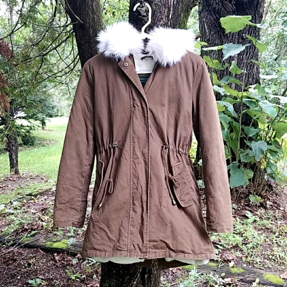 Coat Fall/Early Winter - Picture 2 of 12